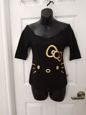HELLO KITTY top